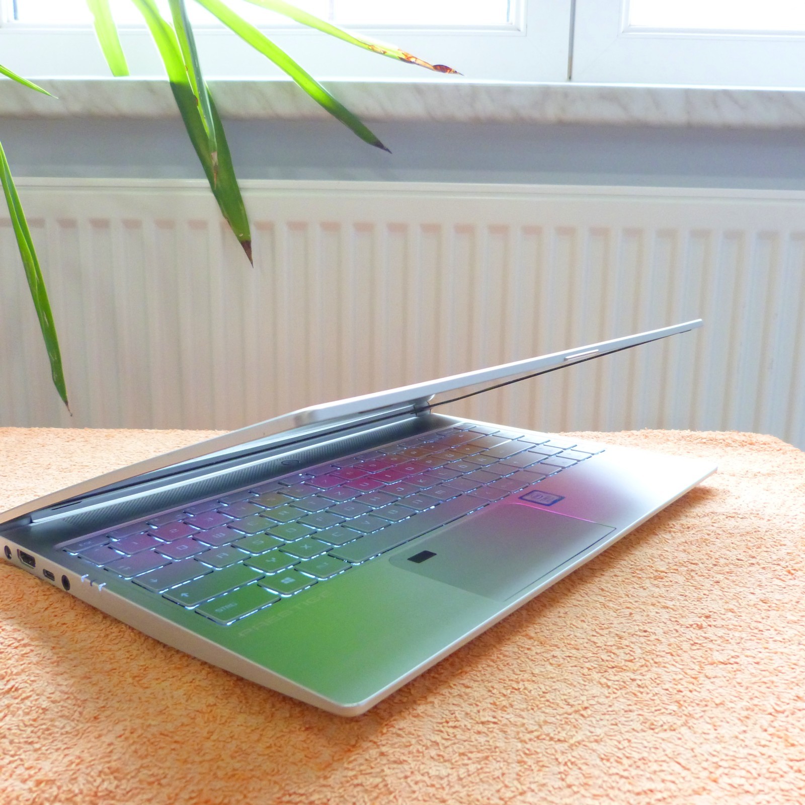 MSI Prestige 14 PS42 FULLHD RGB ULTRABOOK METAL l SSD Windows 11 I i7 8G NVIDIA