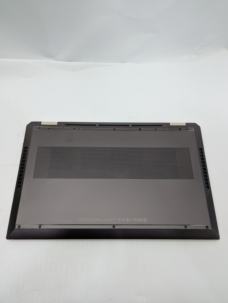 HP SPECTRE x360 2-in-1 15t-eb000 i7-10510U 16GB 512GB MX330 15.6″ UHD 4K Touch