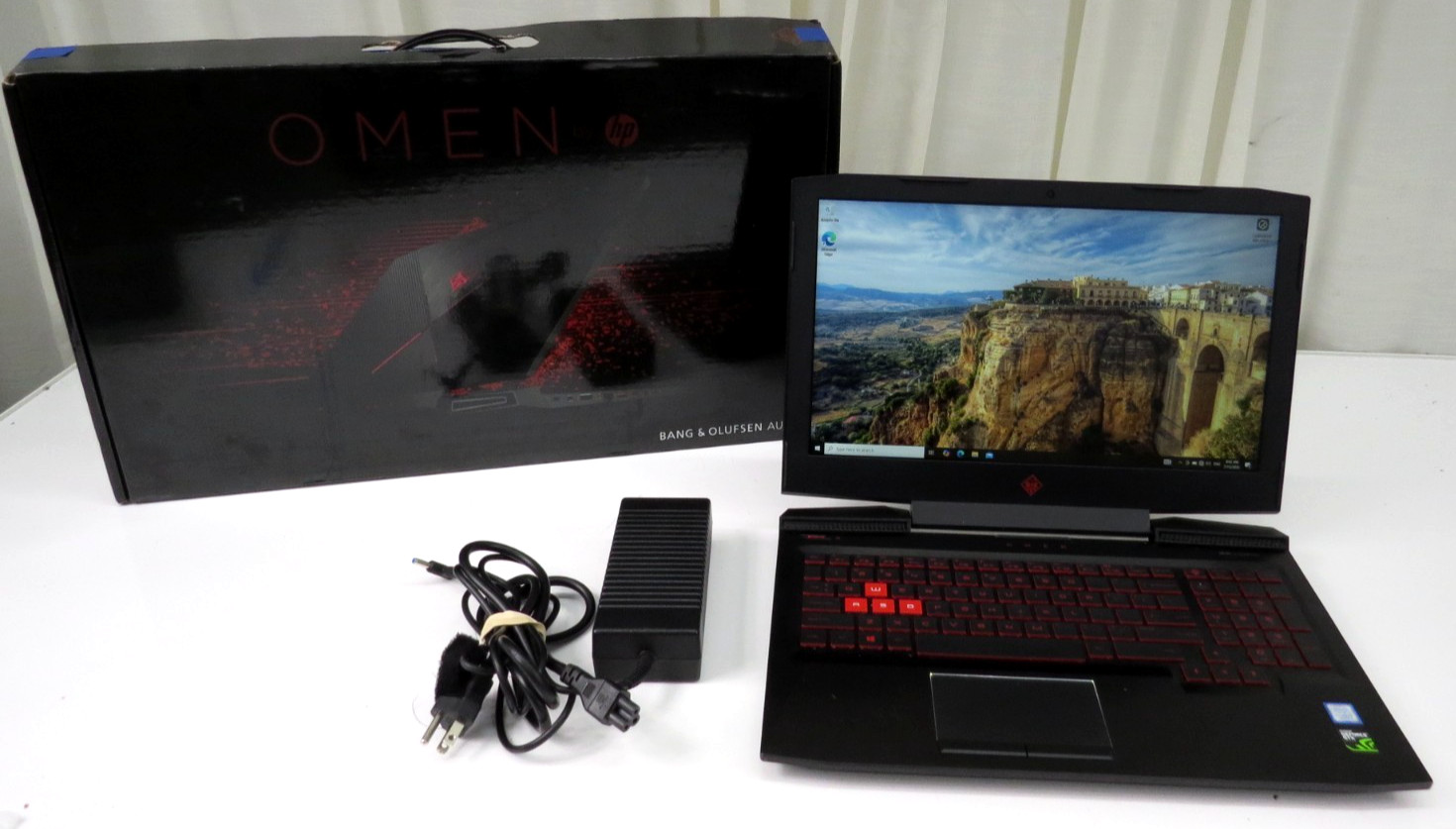 HP Omen 15-ce018dx 15.6″ Laptop Core i7 2.80GHz 8GB RAM 1TB HDD GTX 1050 Win 10