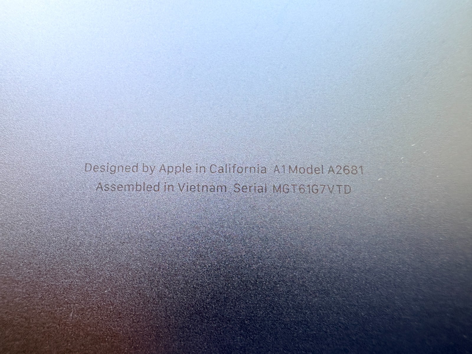 Apple MacBook Air M2 2022 A2681 8GB RAM 256GB SSD 42 Cycles – Box & Pwr Adptr