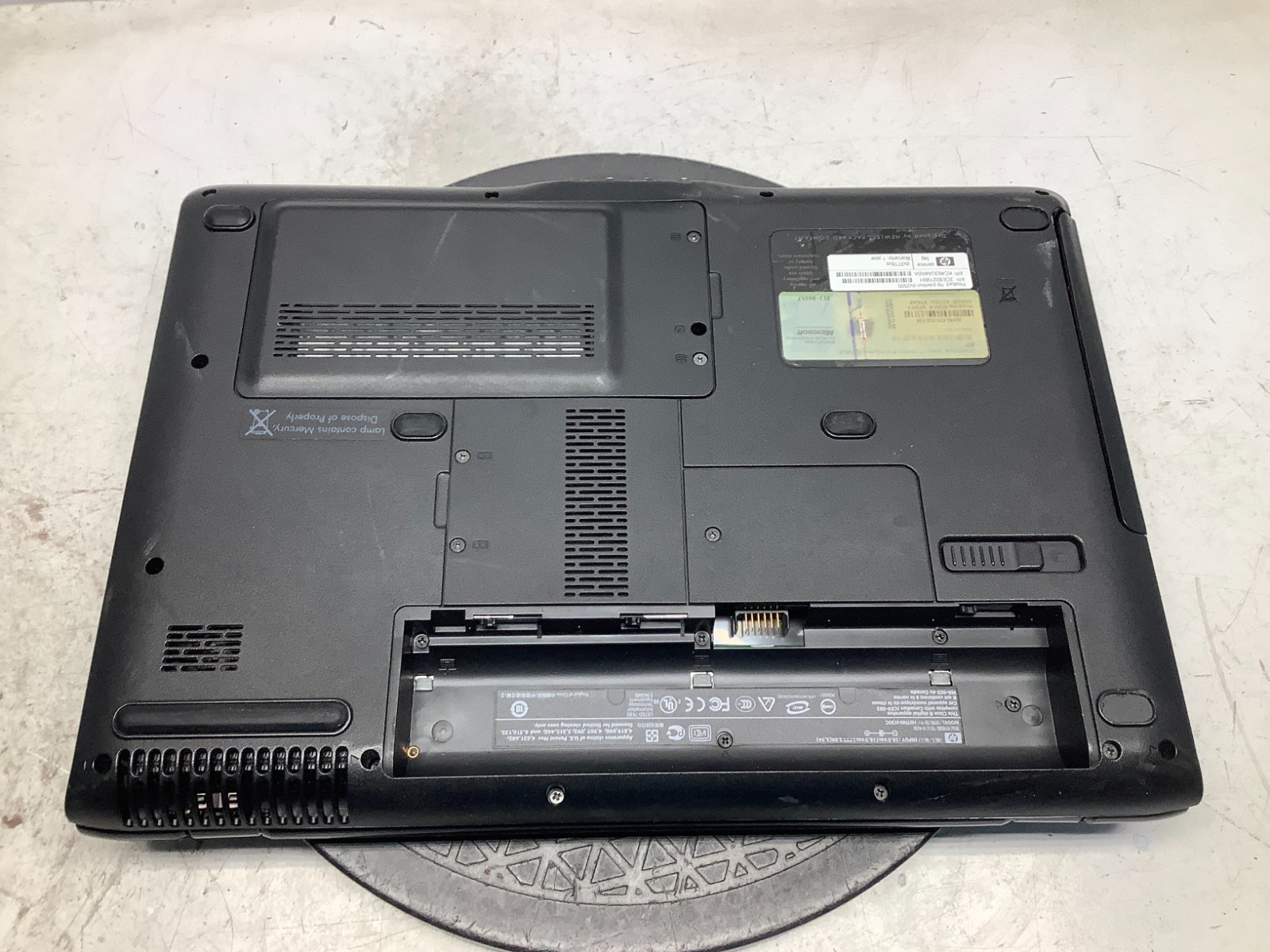 HP Pavilion DV2718US AMD Turion 64 X2 TL-62 2100MHz 3 GB NO HDD