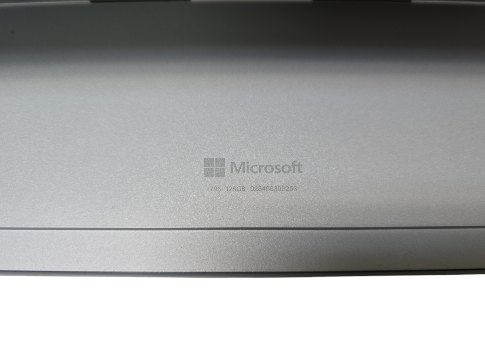 Microsoft Surface Pro 1796 M3-7Y30@1.61GHz 4GB Ram 128GB SSD Win 10 Tested