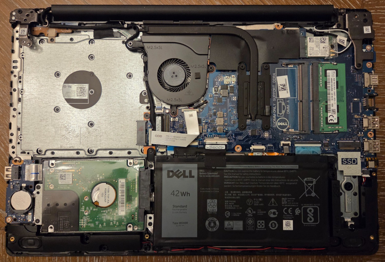 Dell Inspiron 5570 Intel Core i3-8130U 2.20GHZ 4GB RAM 320GB HD DVDRW FHD Touch