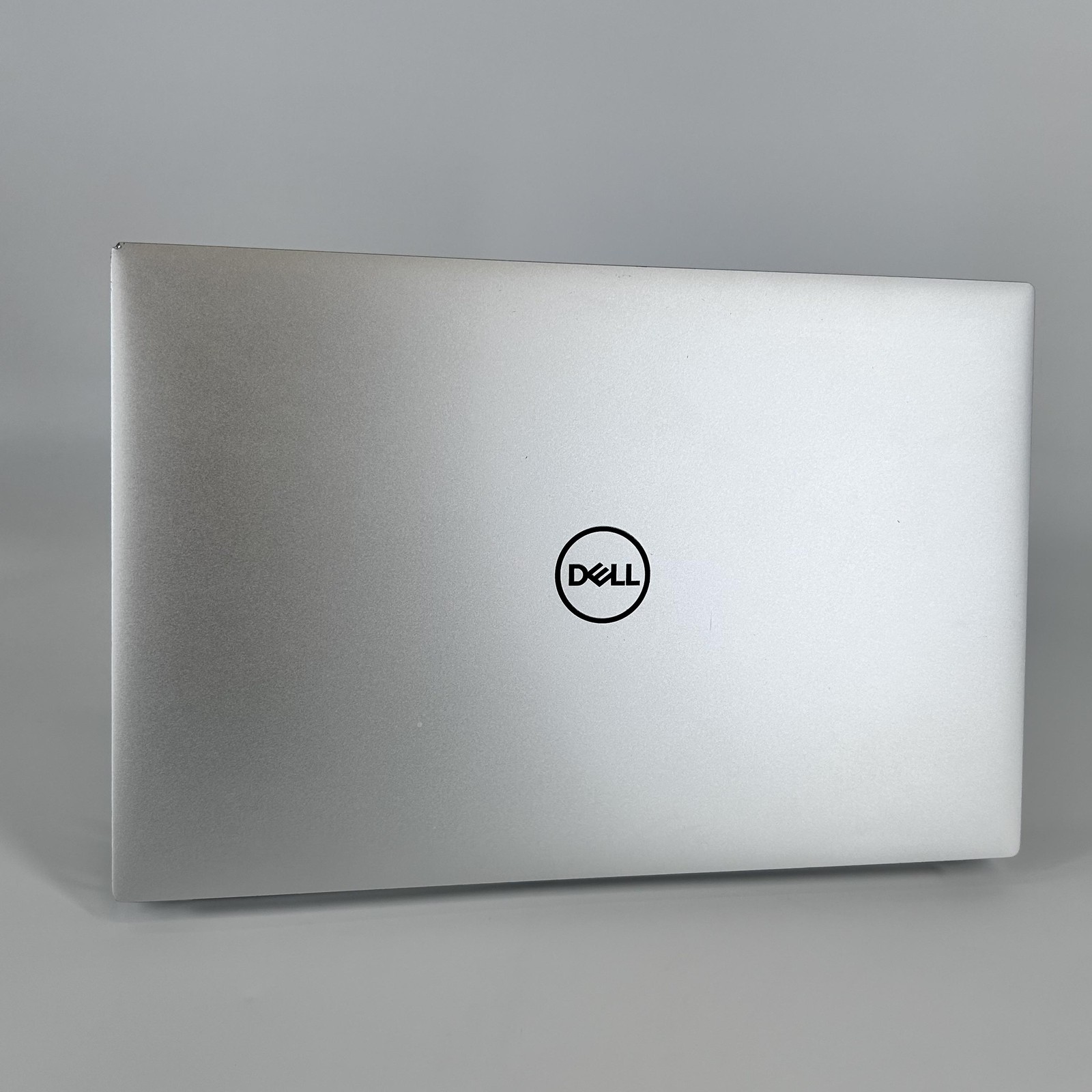 Dell XPS 15 9530 FHD+ 2.4 GHz i7-13700H 32GB 1TB SSD Arc A370M – WHITE SPOTS
