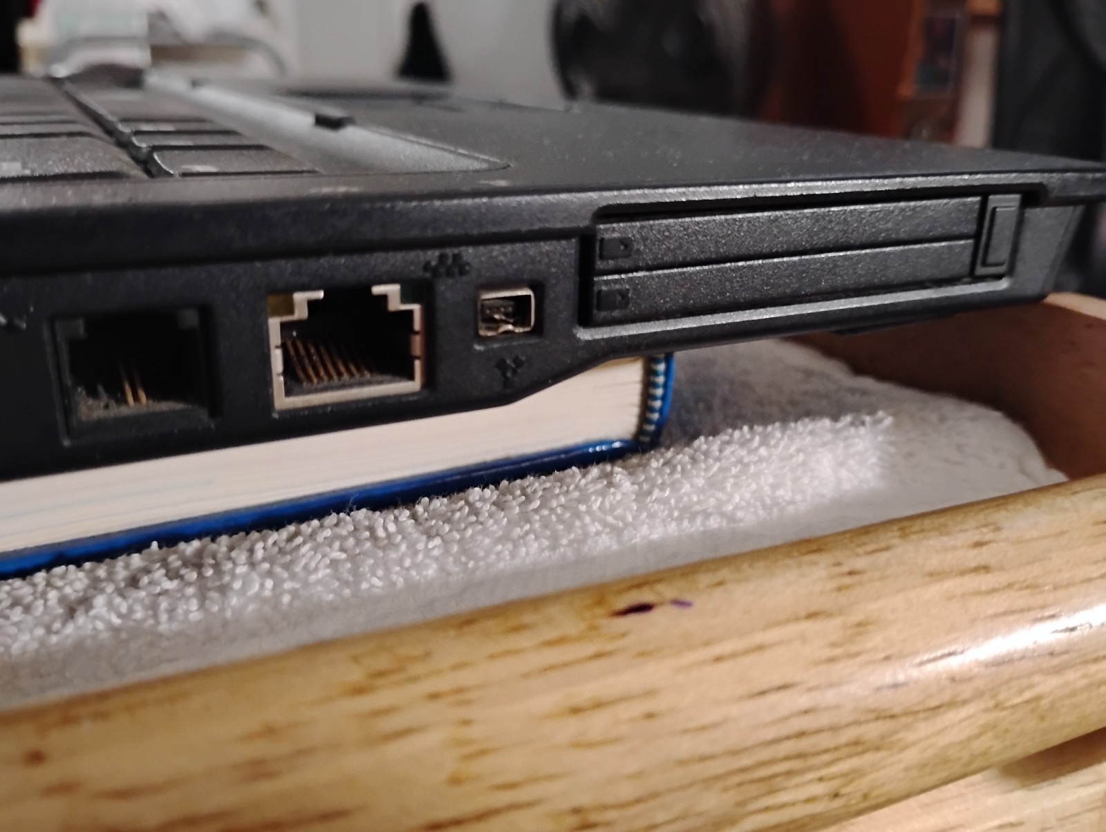 HP Compaq nx6110 14″ Laptop – Windows 7 Pro – plus EXTRAS