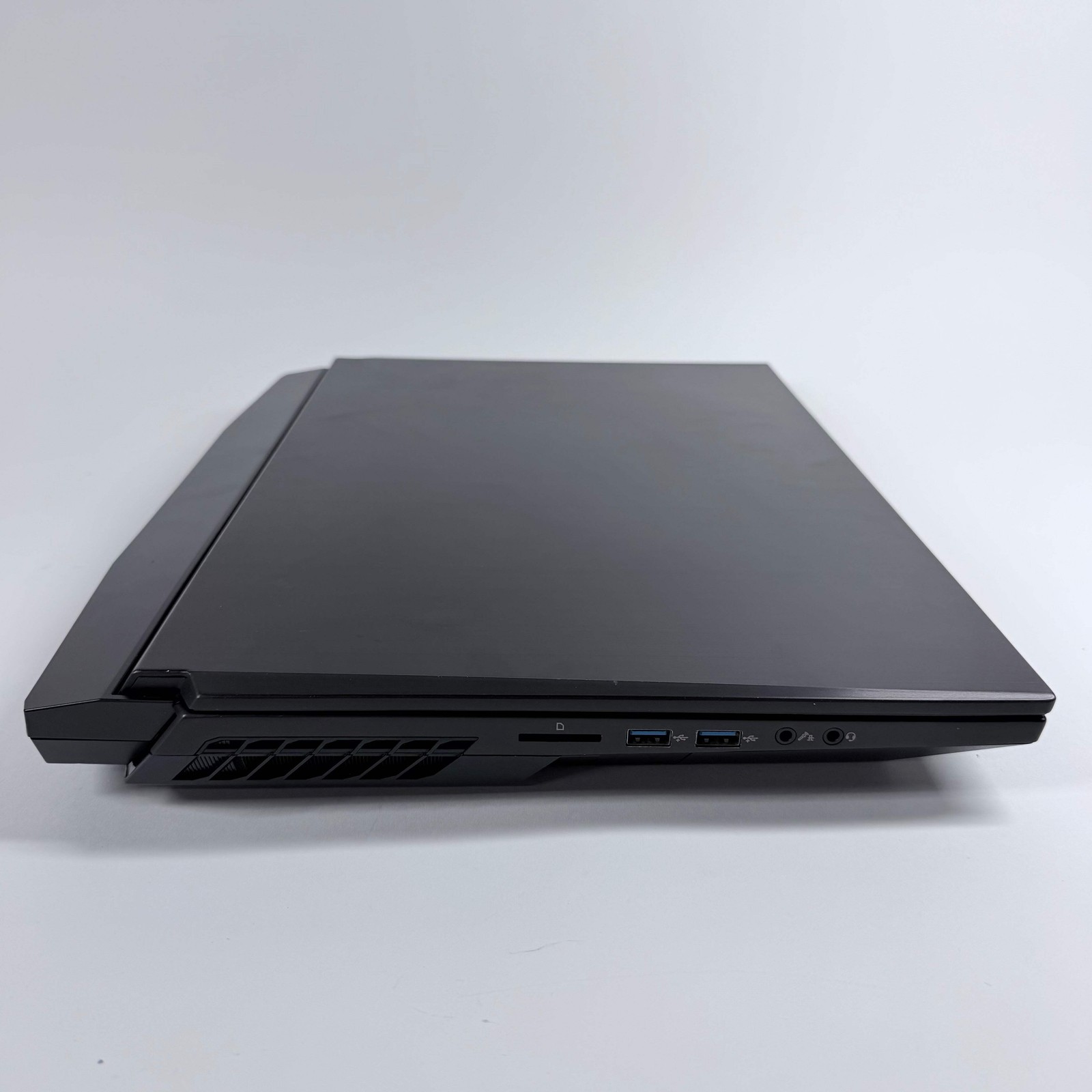 XOTICPC Laptop 1JT4V90 17.3″ i9-10900K 3.7GHz 64GB RAM 1TB SSD 512GB SSD RTX3070