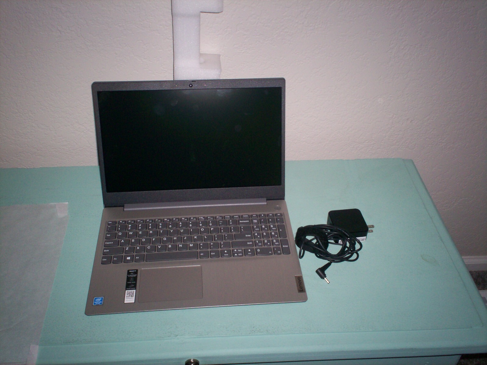 Lenovo IdeaPad 3 15IGL05 81WQ – Intel Pentium Silver N5030 / 1.1 GHz Win 11 Home