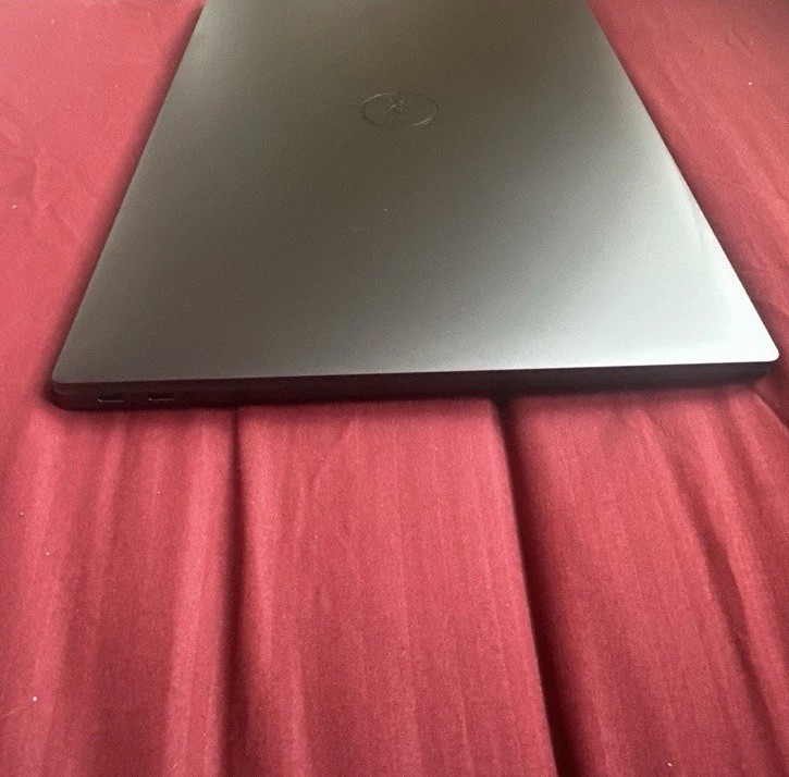 XPS 16 9640 Intel core i7 9750H 32gb ram custom spec 4060 graphics 1tb