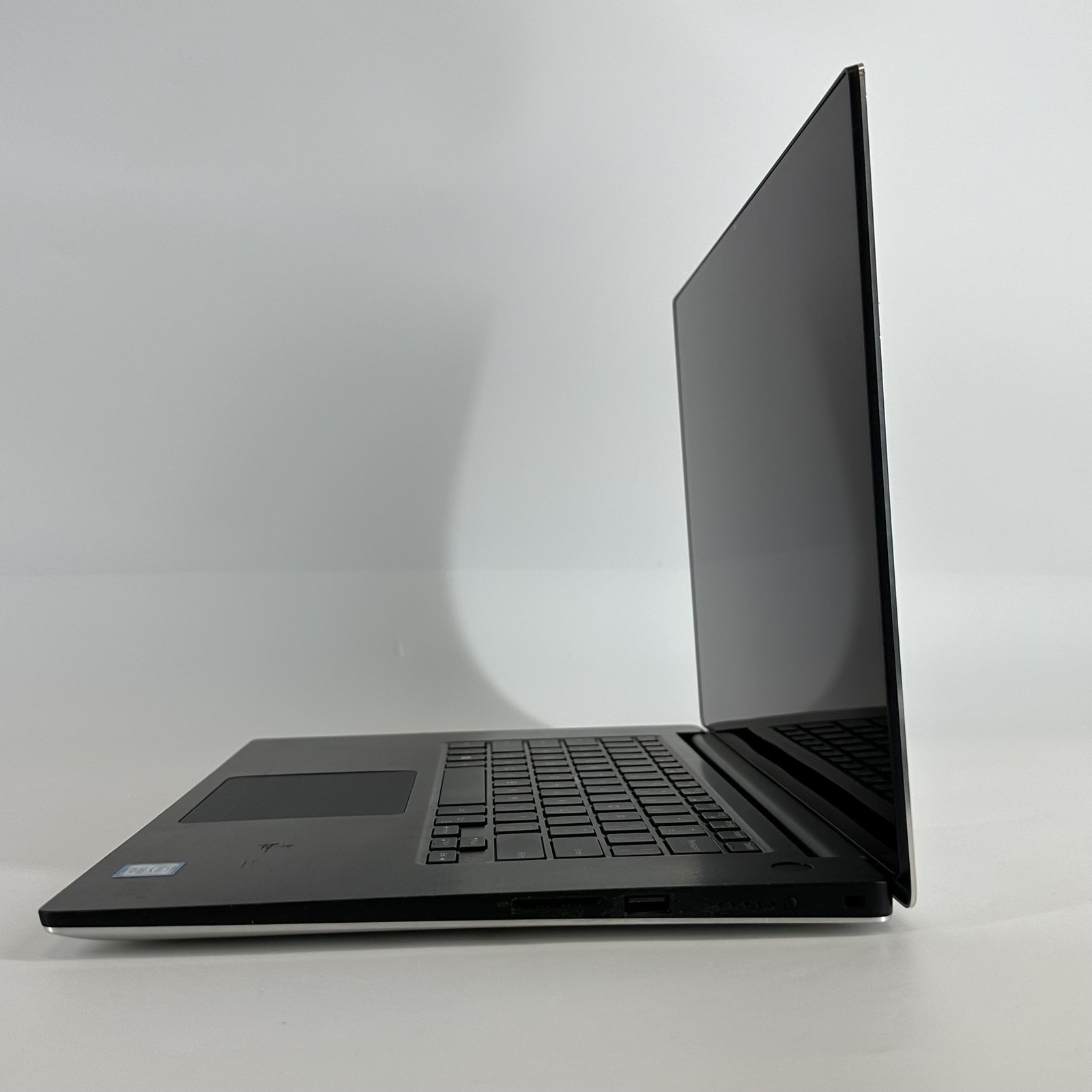 Dell XPS 15 7590 4K TOUCH i9-9980HK 2.40GHz 32GB 2TB SSD GTX 1650 Good