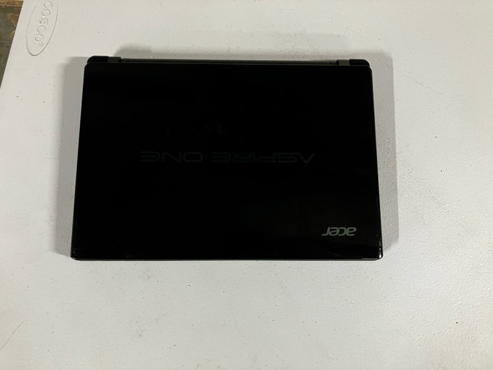 AS-IS Acer Aspire One AO756 11.6″ Laptop (1.4GHz Celeron, 4GB RAM, NO HDD)