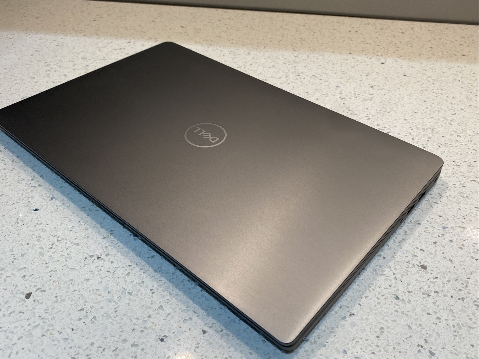 Dell Latitude 7410 Intel i7 10610U 1.80GHz 8GB RAM 256GB SSD 14″ Inch Like NEW