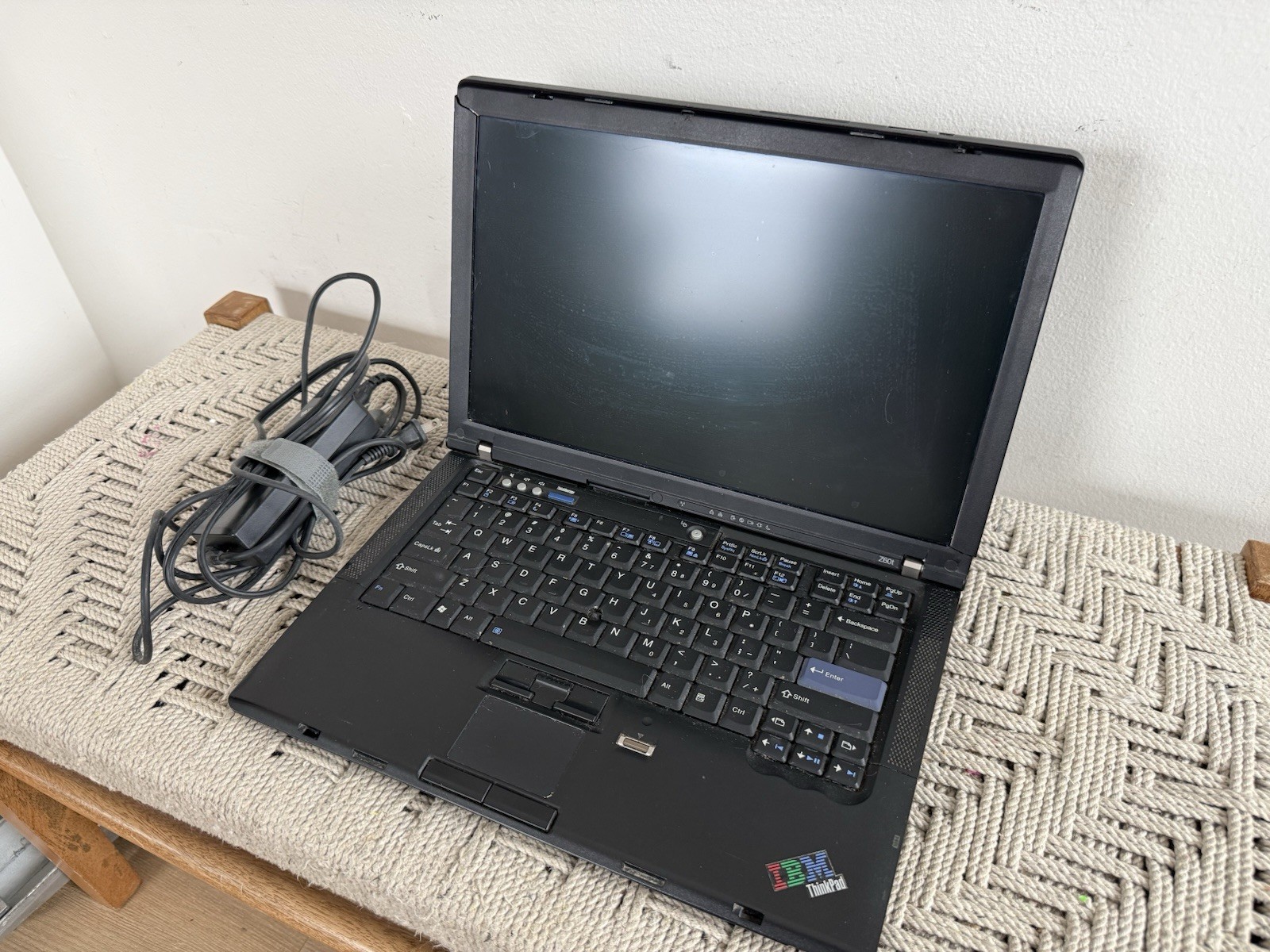 🍊 Vintage IBM Lenovo 14.1″ T60 Thinkpad T2400@1.83GHz 2GB RAM 60GB Windows XP