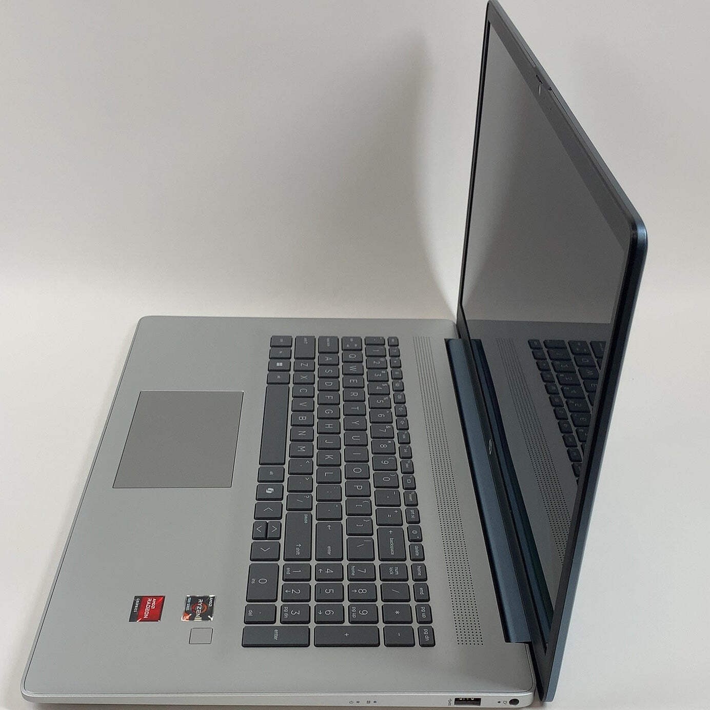 HP Laptop15.6″ Ryzen 5 7520U 2.8GHz 16GB RAM 1TB SSD 16GB