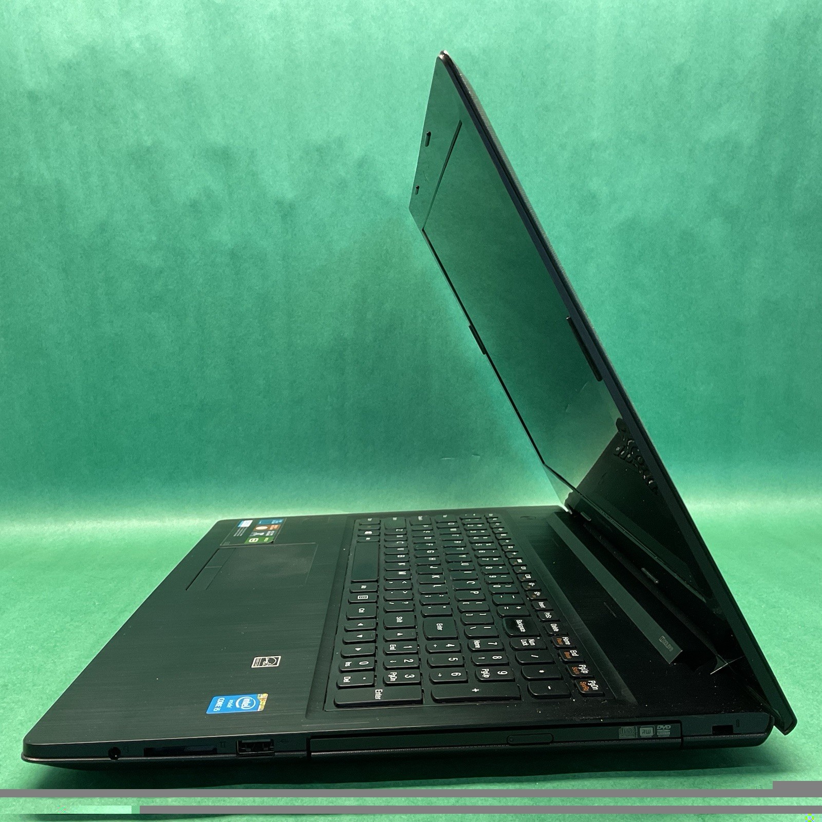 LENOVO G50-70 15.6” – Broken Screen Powers On – NO HARD DRIVE- Untested