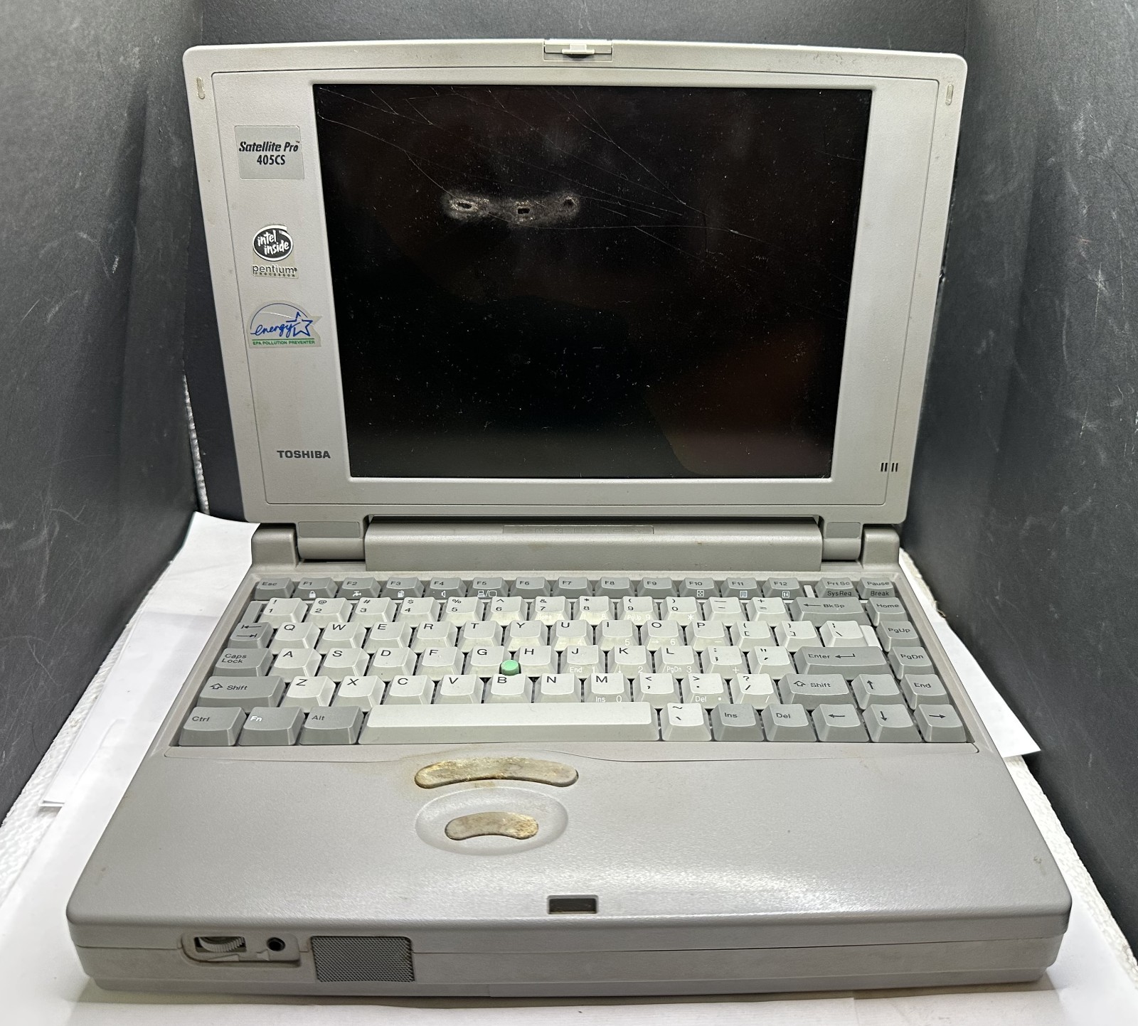 VINTAGE TOSHIBA SATELLITE PRO 405CS LAPTOP STRICTLY AS IS FOR PARTS/REPAIR!