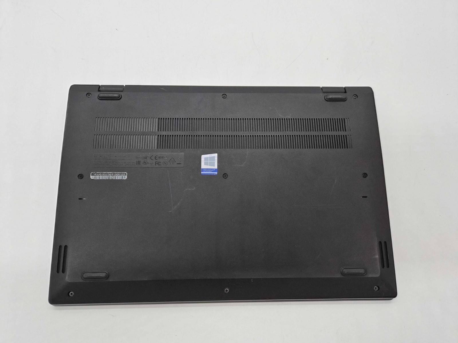 Lenovo Ideapad 14W / 4GB DDR3 / A6-9220C Radeon R5@ 1796.8GHZ / NO HDD / W10