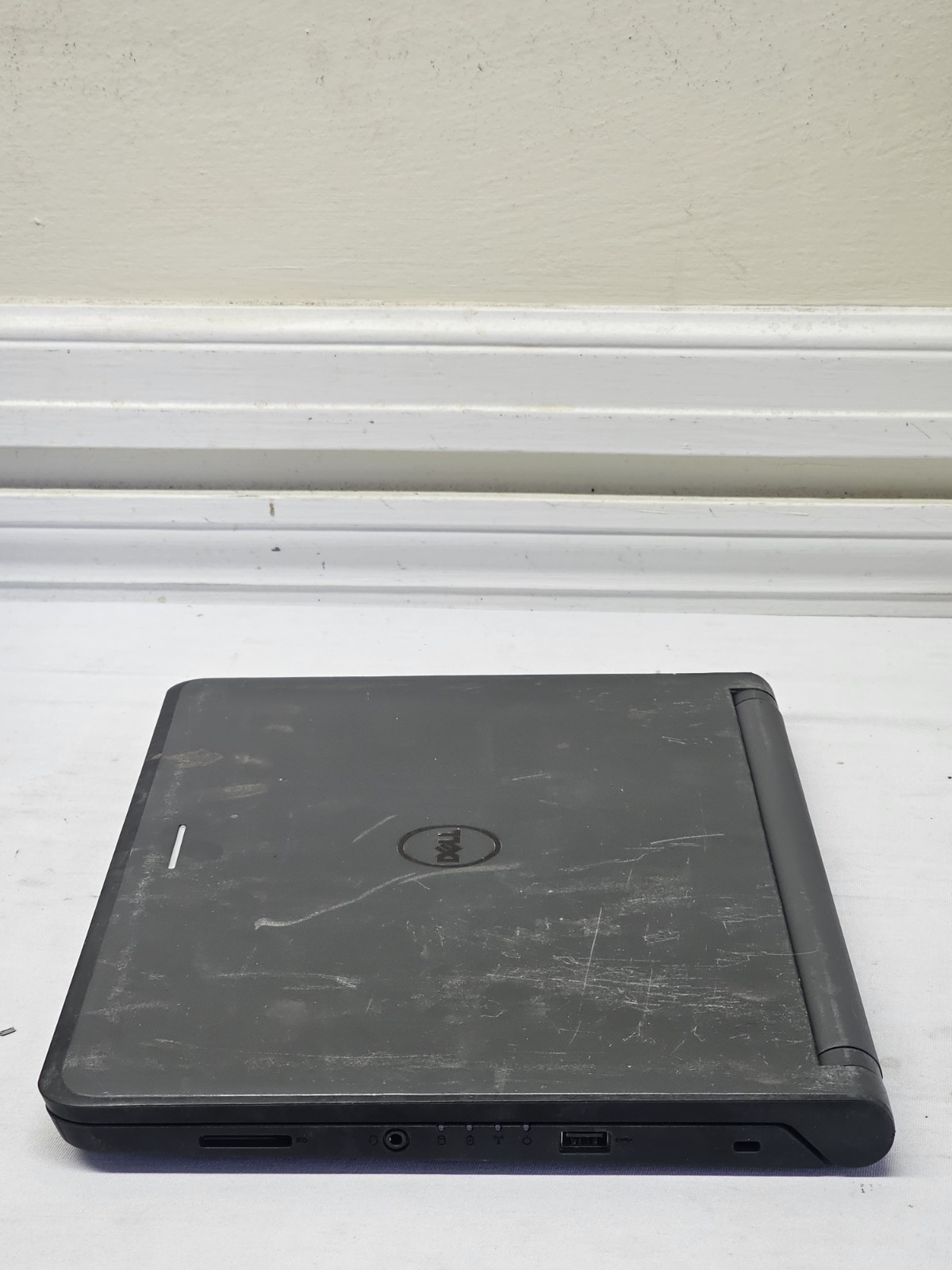 Dell Latitude 3350 Laptop – Celeron 3215u – 4GB RAM – 128GB SSD – Windows 10