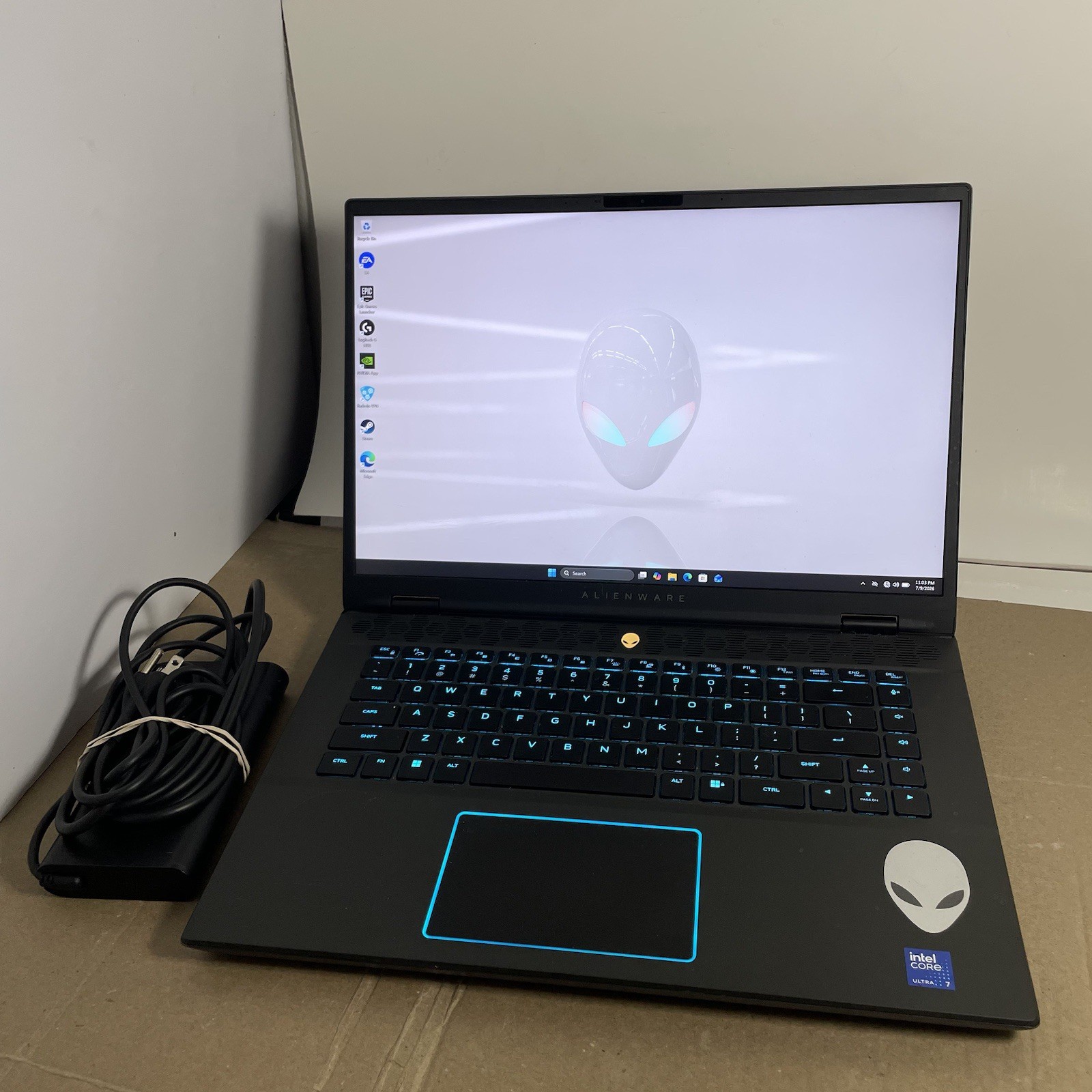 Dell Alienware M16 R2 RTX 4070 240Hz Ultra 7 155H 16GB 1TB SSD Good