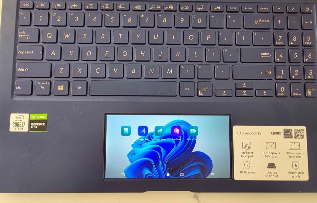 Asus ZenBook Pro 15 ScreenPad 2.0 / i7 10th Gen / Nvidia GTX 1650 Max-Q