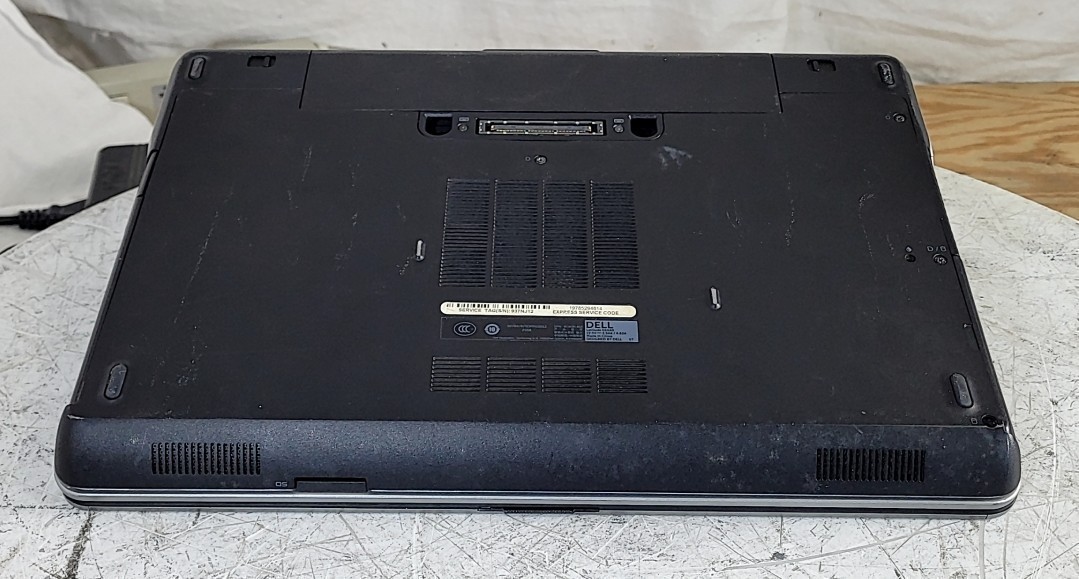DELL LATITUDE E6440 Laptop Core I5-4310M 4GB 320GB SEE NOTES