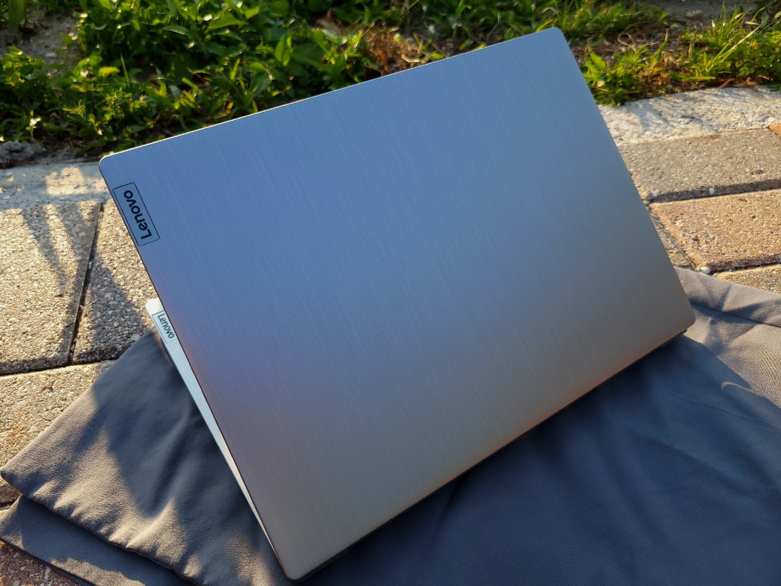 Lenovo IdeaPad 1 15ADA7 15.6″ (128GB eMMC, AMD Athlon Silver 3050U, 3.20 GHz,…