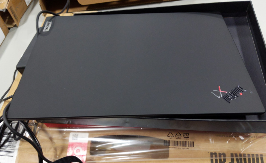 Lenovo ThinkPad X1 Carbon Gen 9 14″ Ultrabook, Intel Core i5, 8GB RAM 256GB SSD