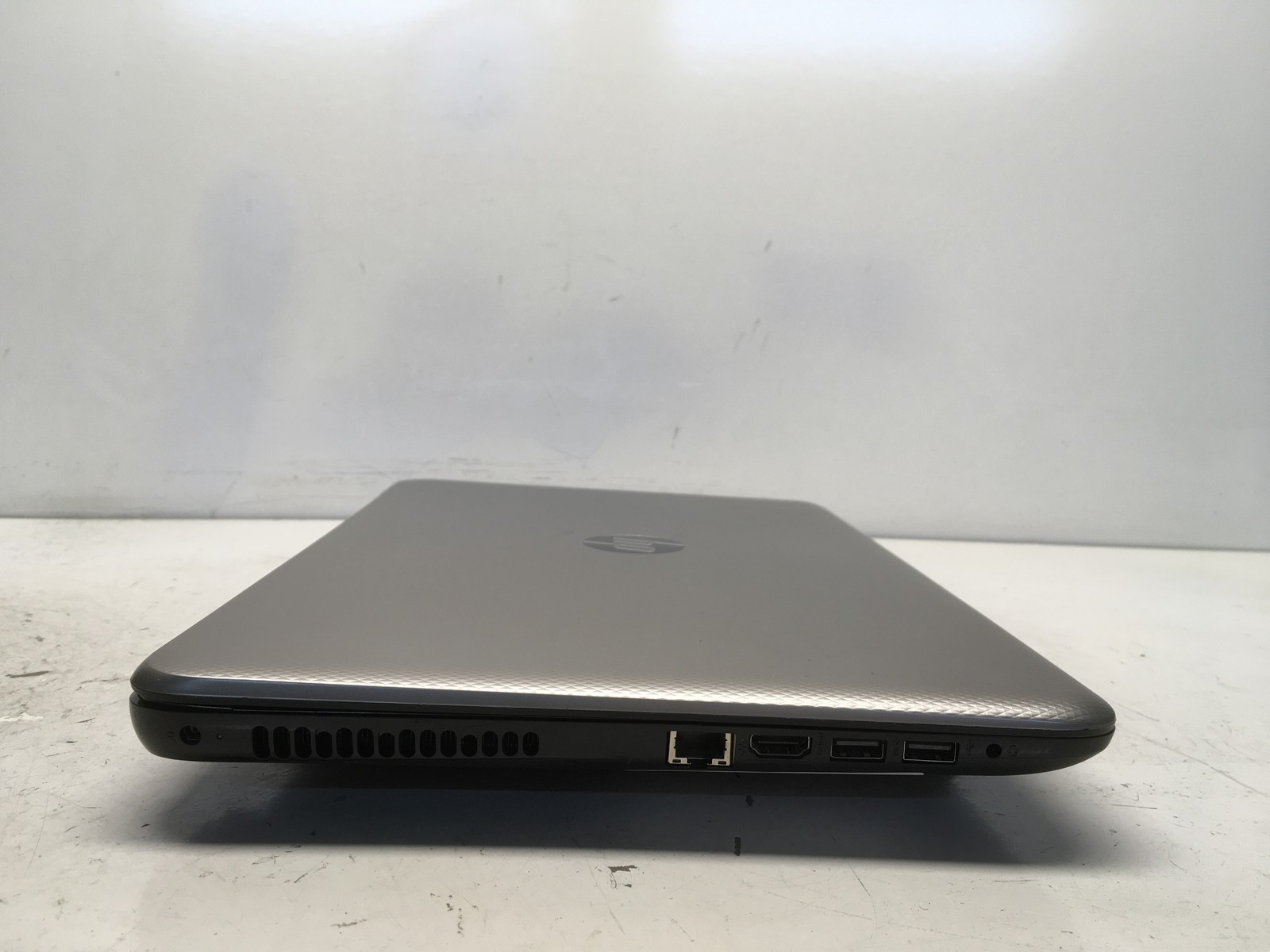 HP 15-AF152N AMD Quad-Core A8-7410 2.2GHz No RAM NO HDD No Batt