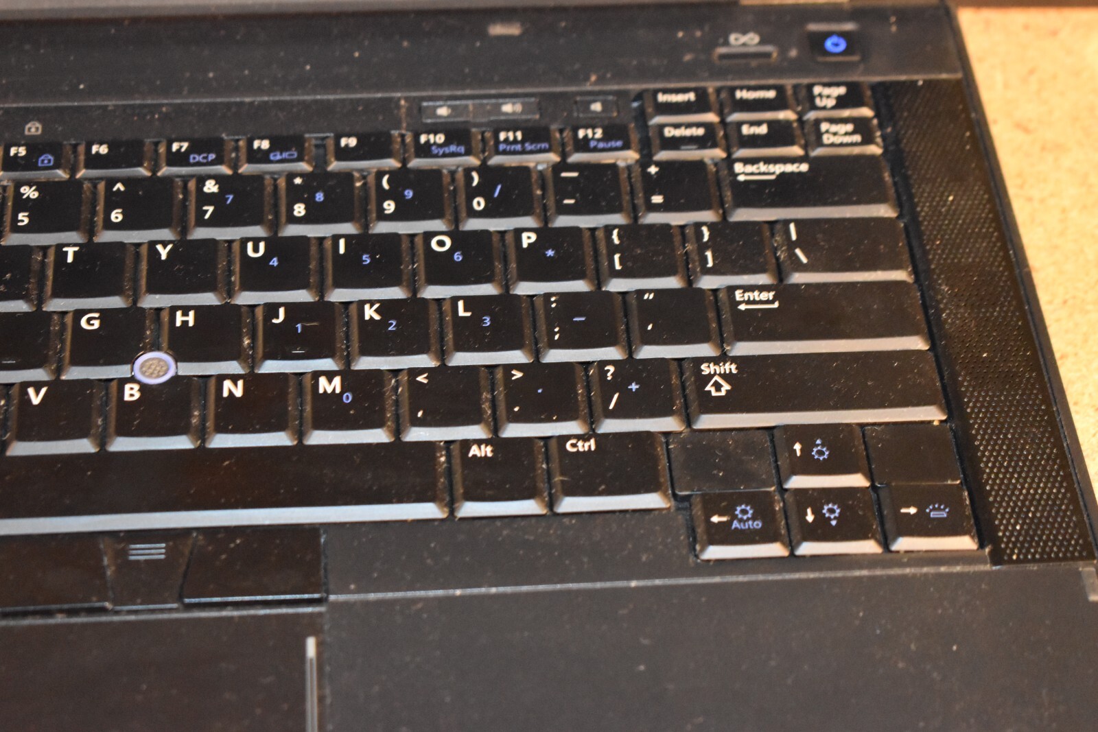 Dell Latitude E6410 Intel Core i7-620M 4GB RAM 250GB HDD Windows 7 Pro 32-bit