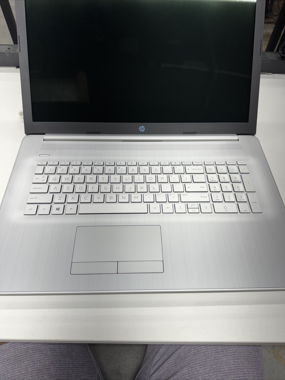 HP 17inch By4063cl
