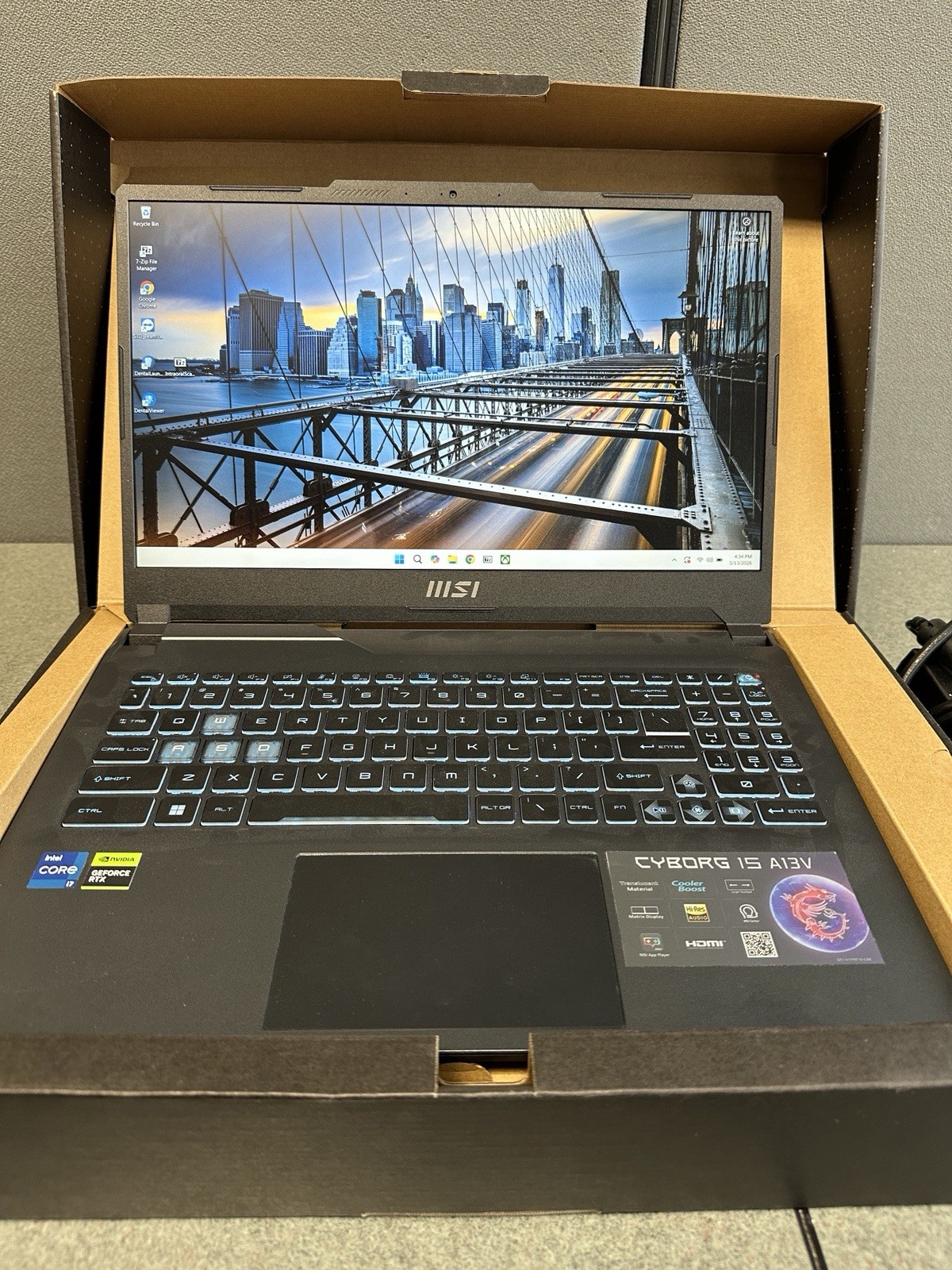 MSI Cyborg 15 A13VE-218US 15.6″ FHD Intel i7-13620H RTX 4050 8GB GDDR6 512GB SSD