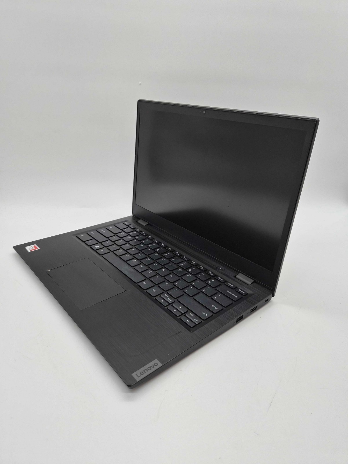 Lenovo Ideapad 14W / 4GB DDR3 / A6-9220C Radeon R5@ 1796.8GHZ / NO HDD / W10