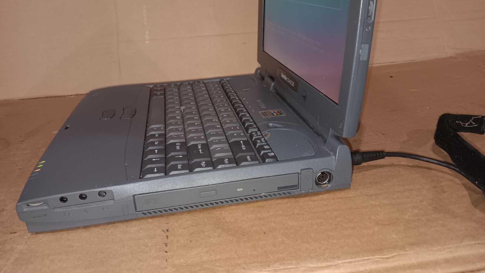 Vintage Toshiba Satellite 2545CDS Retro Laptop AMD K6-2 processor 333 MHz Parts