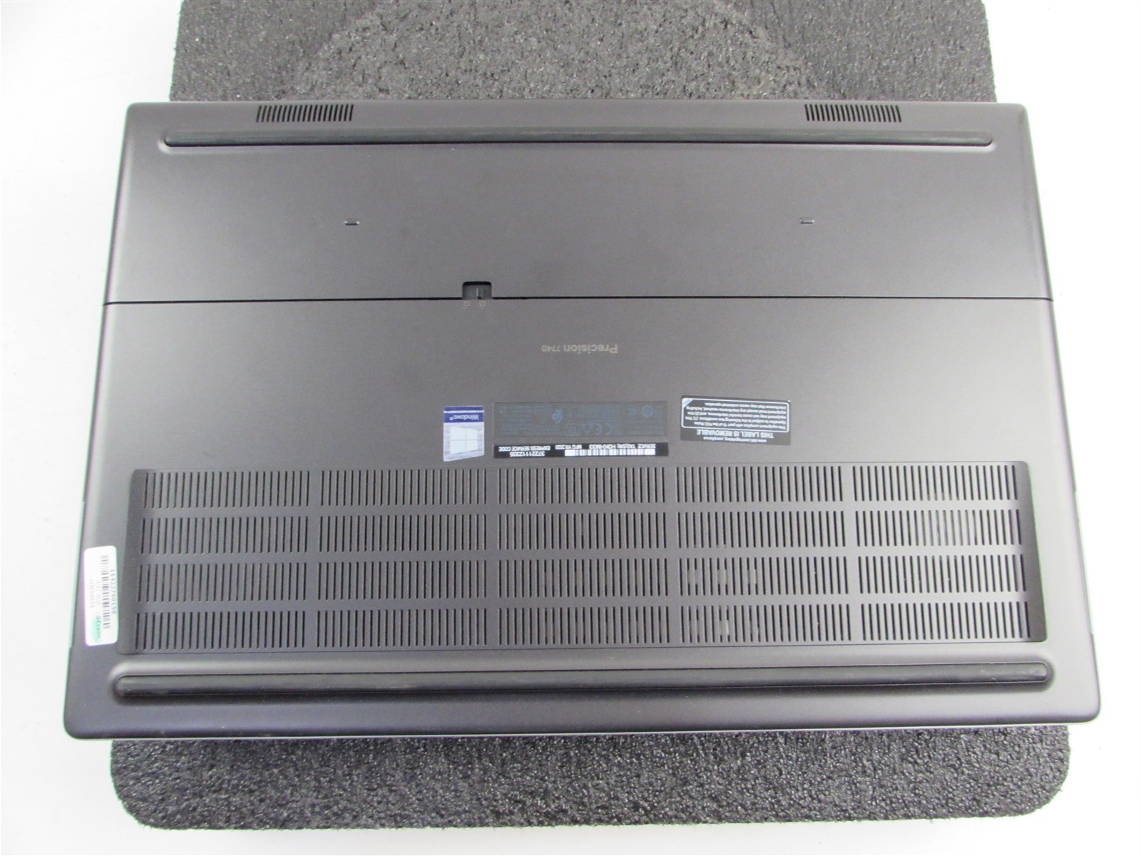 DELL PRECISION 7740 17.3″ I7-9750H NO SSD 64GB RAM NVIDIA RTX 4000 NO O.S