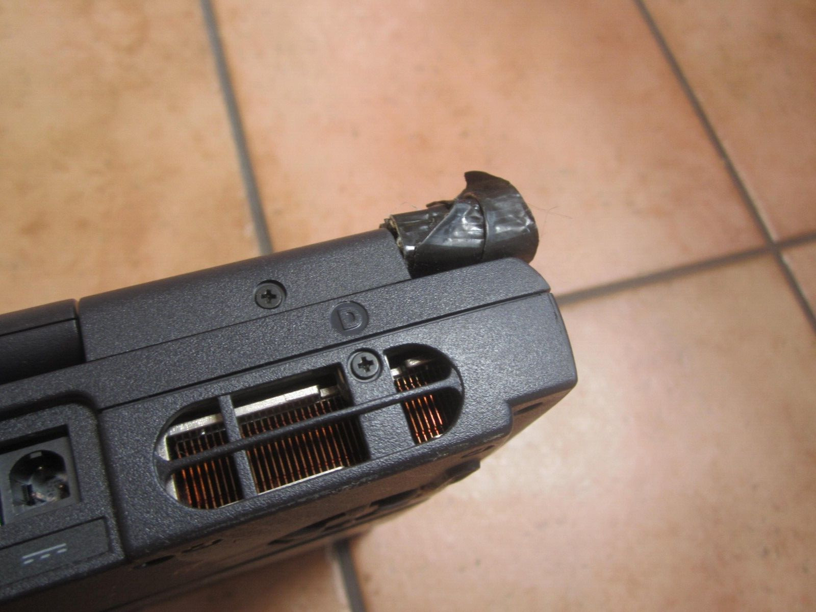 DELL INSPIRON 2650 LAPTOP 256MBRAM 30GBHD SCREEN INTACT BAD BATT NO CORD – PARTS