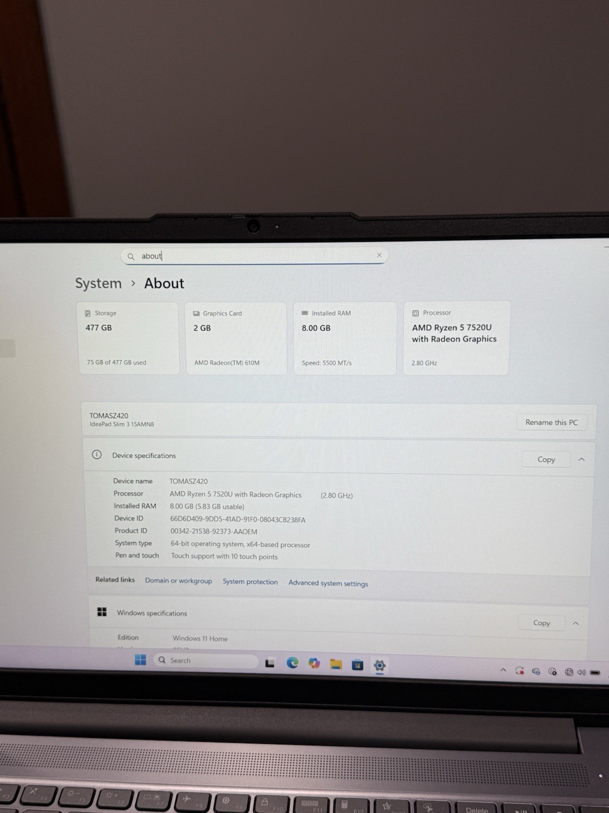 Lenovo IdeaPad Slim 3 15AMN8 15.6″ Ryzen 5 7520U 2.8GHz 8GB RAM 512GB SSD