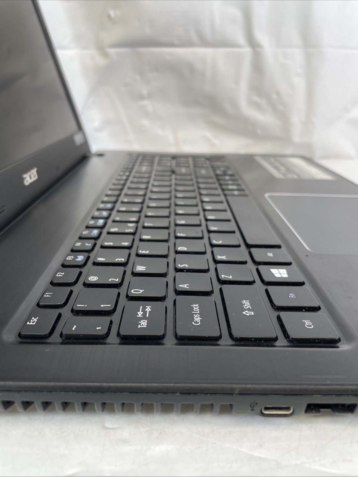 Acer Aspire E15-576-392H Intel Core i3-8130U 2.20GHz 6GB RAM 1TB HDD Windows 11