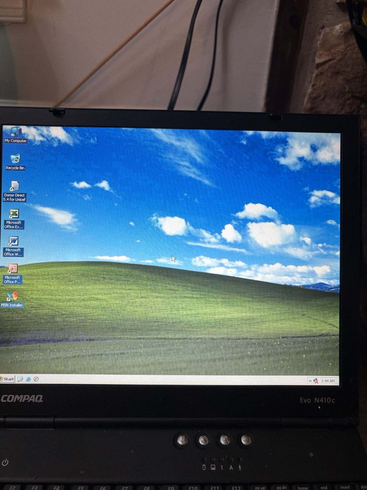 Vintage Compaq Evo N410c Laptop w/ Docking Station & Case Windows XP Tested