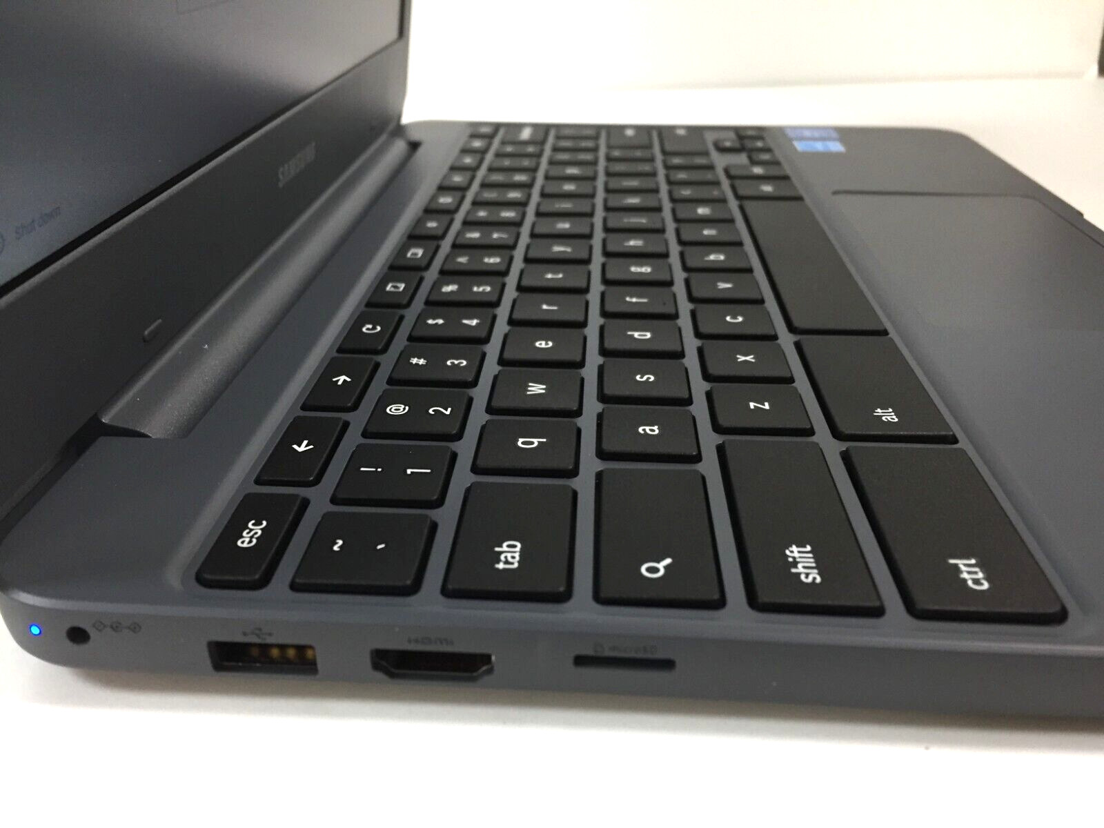 Samsung XE501C13-S01US 11.6″ HD Laptop, Intel Atom x5 E8000/2GB/16GB eMMC/Chrome