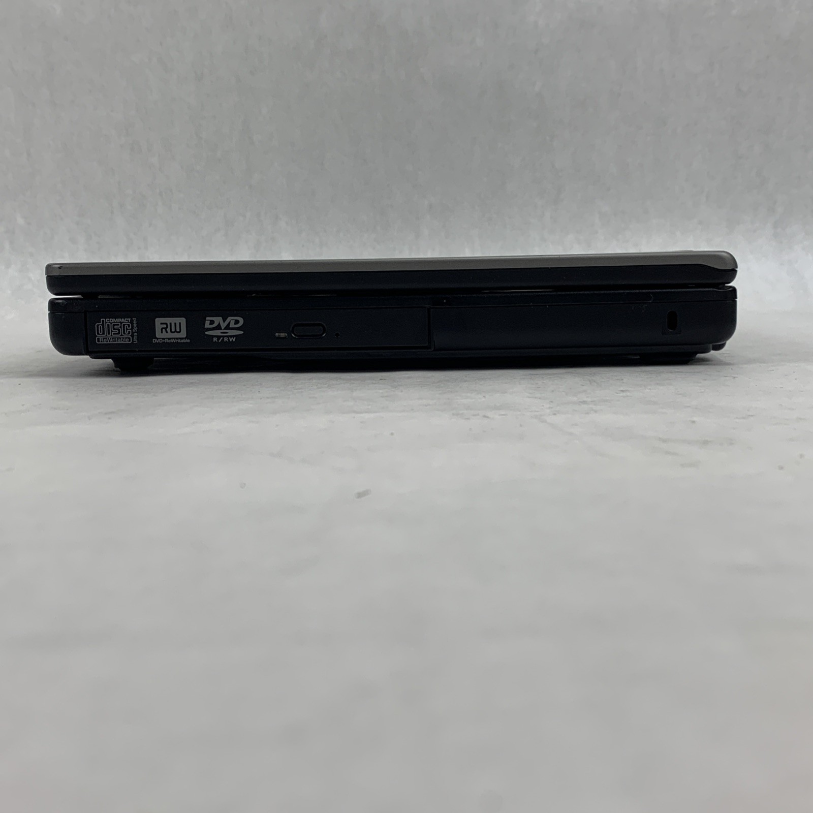 Dell Insprion B130 Intel Pentium M 1.70GHz 1GB RAM 15.4″ No Battery/HDD/OS