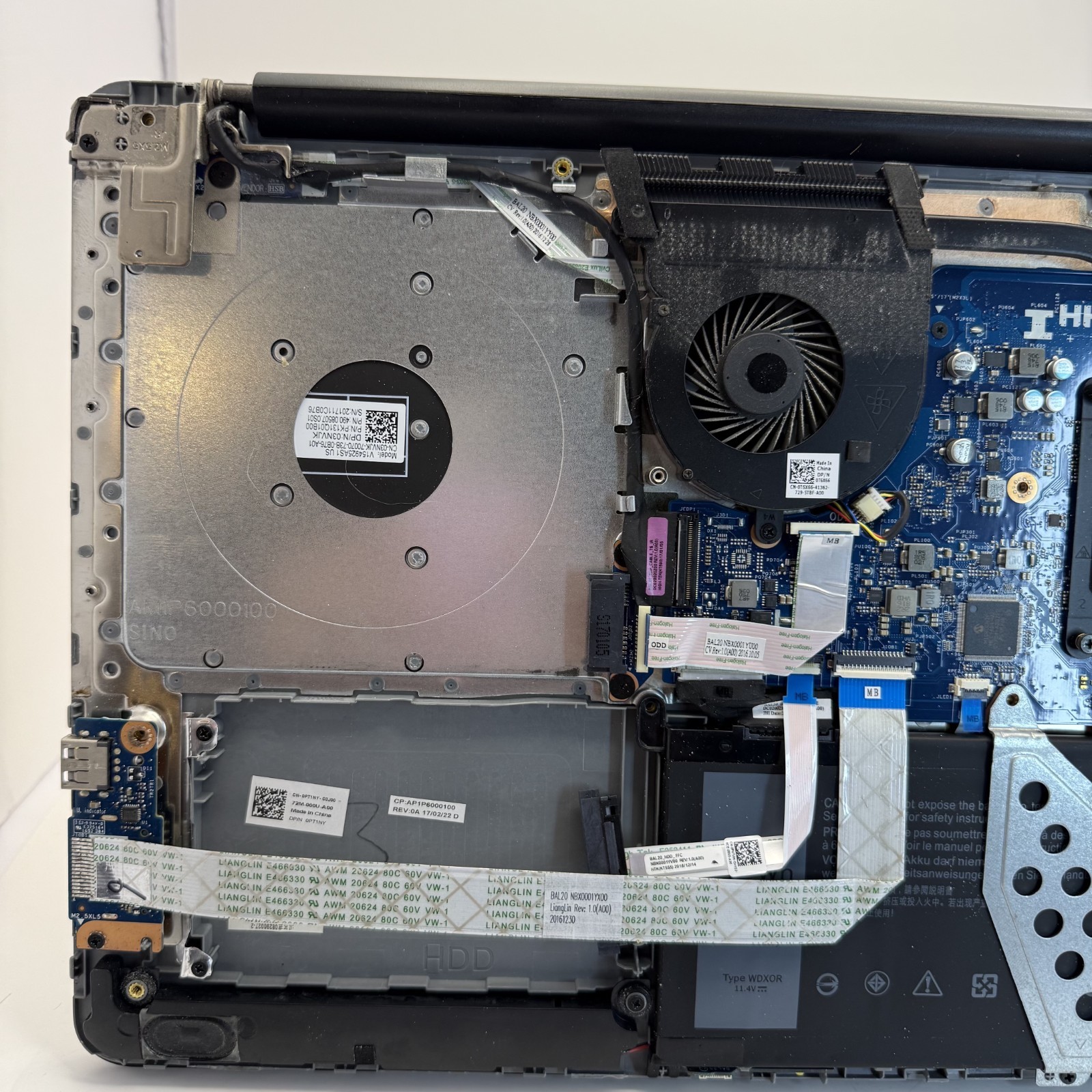 Dell P66F001 15 Inches 16GB RAM AMD 7th Generation Will Work W New HD