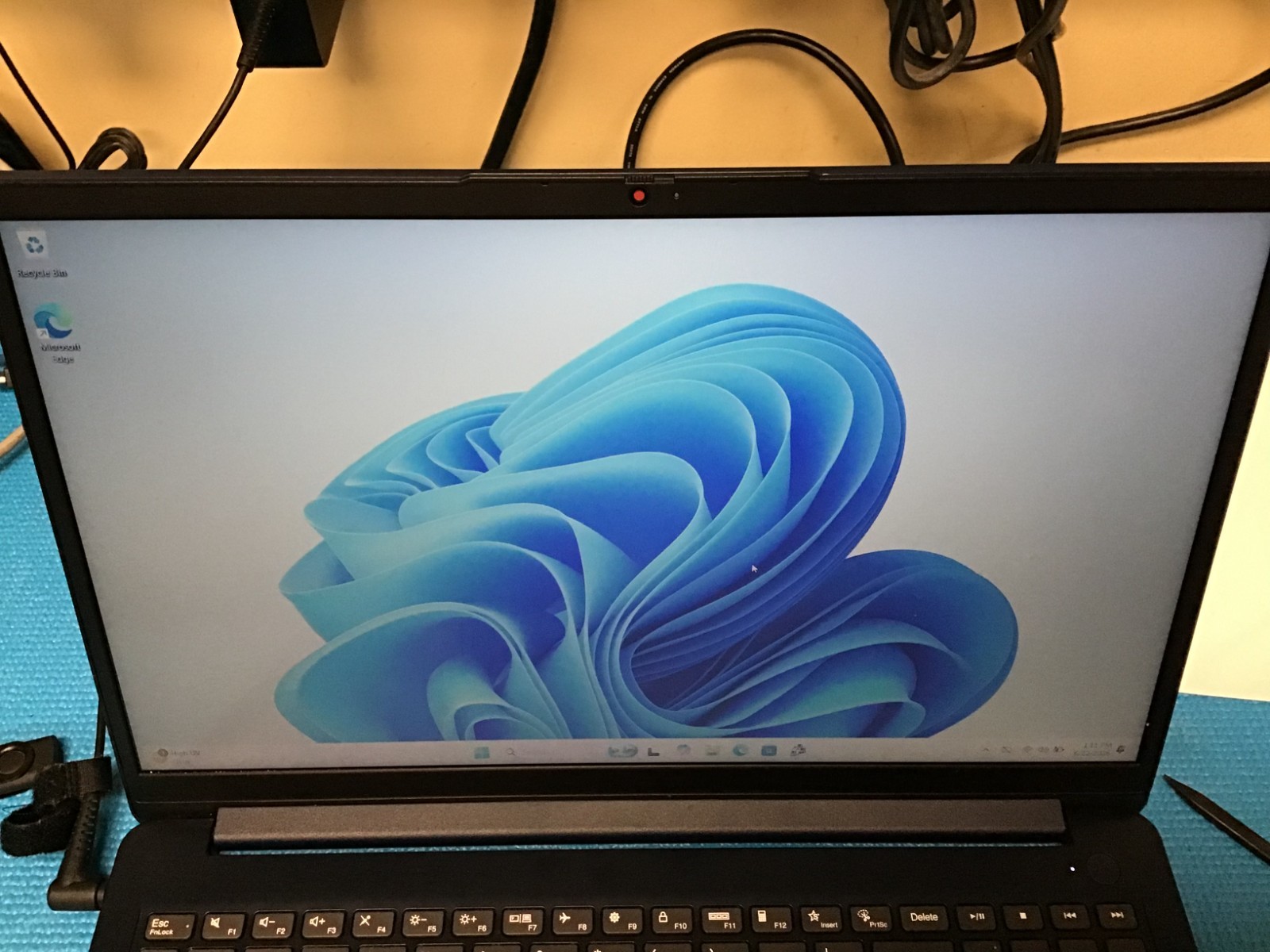 Lenovo IdeaPad 1 15IJL7 15″ Intel Pentium 4GB RAM 128GB Windows 11