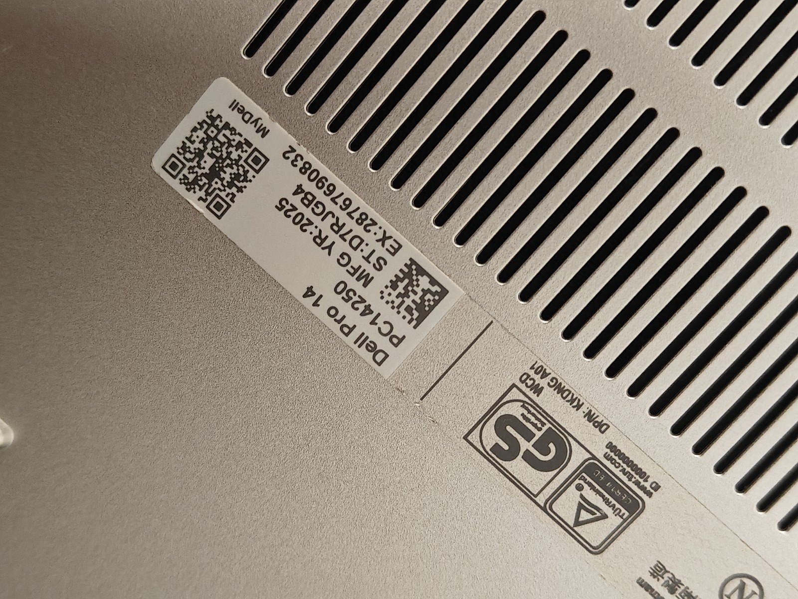 Dell Pro 14 PC14250 14″ Core Ultra 5 235U 2.0GHz 16GB RAM 256GB SSD