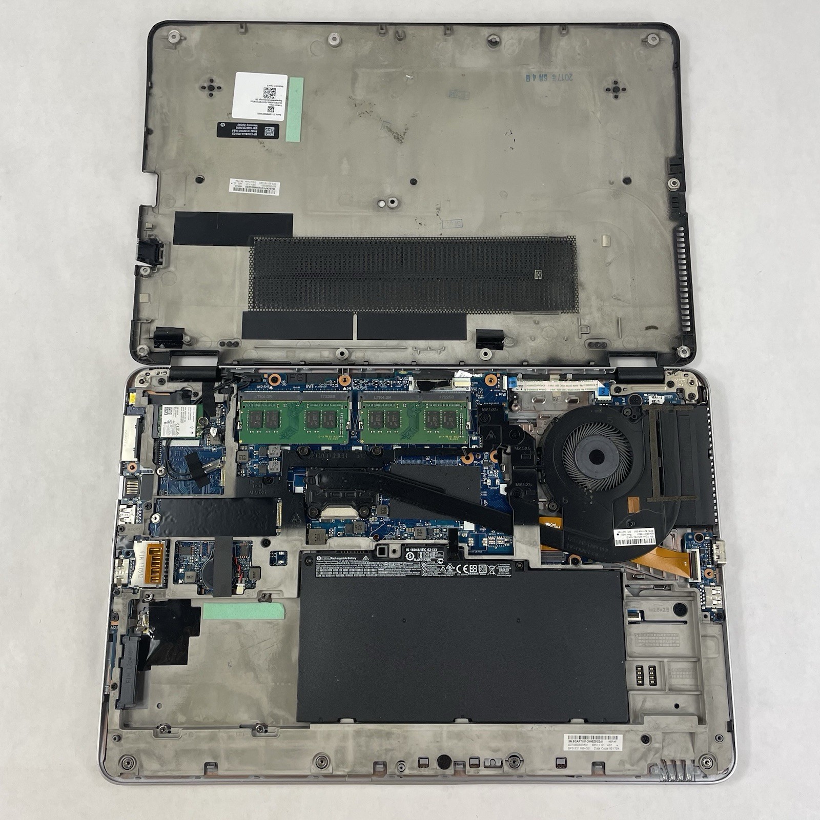 HP EliteBook 850 G3 15.6″ i7-6600U 2.60 GHz 16 GB RAM No SSD/OS/AC – Bad Bottom