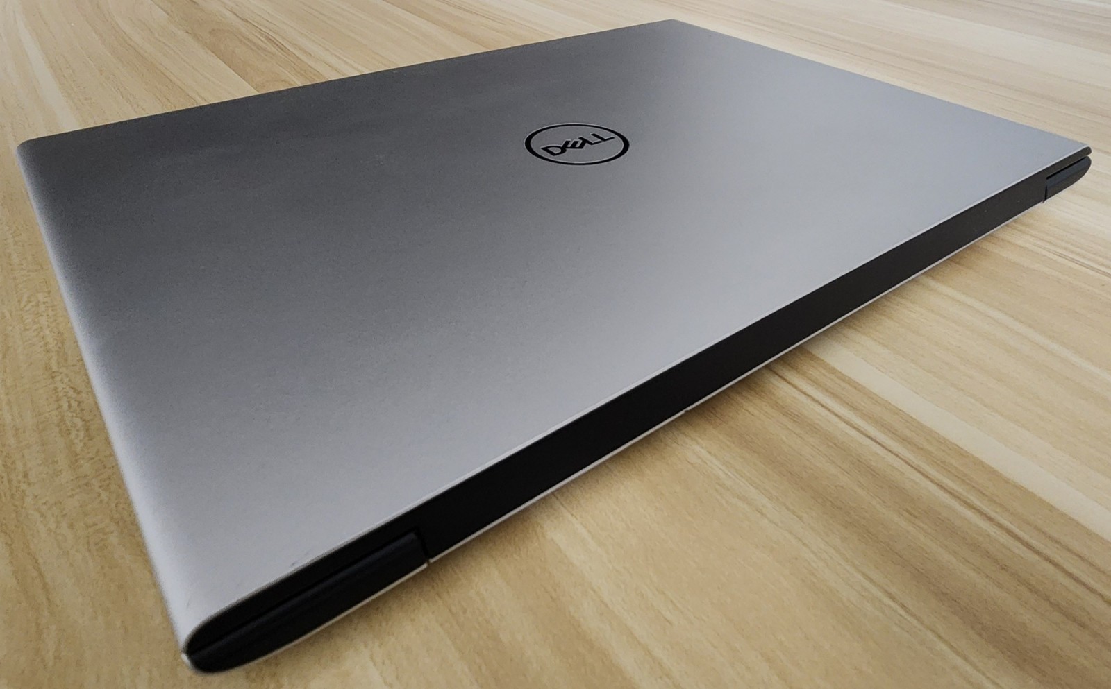 Dell Vostro 14 5471 14” Full HD 1TB SSD Intel i7-8550U 4GHz 16GB RAM Radeon R7