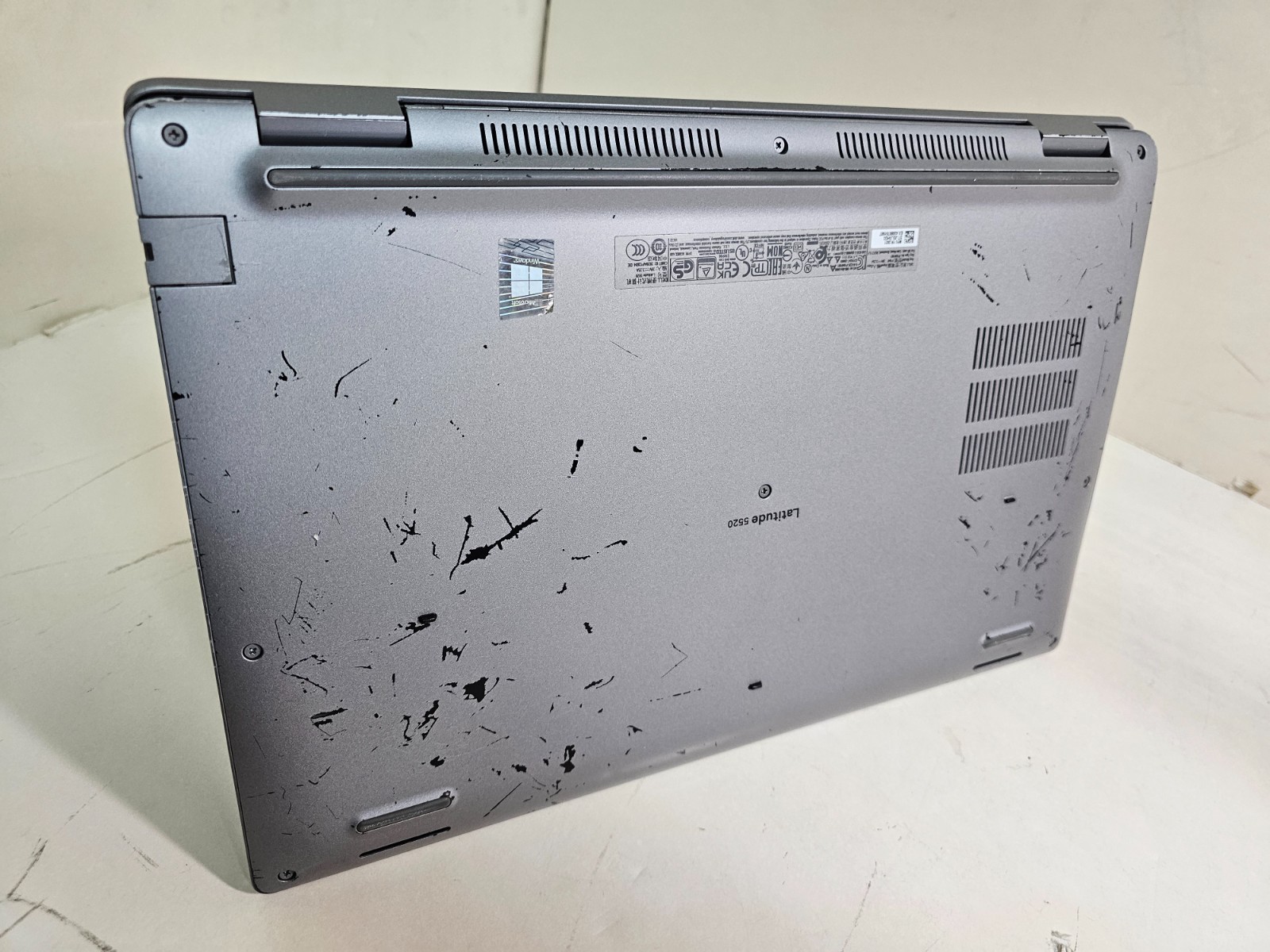 Dell Latitude 5520 Laptop – 2.6 GHz i5-1145G7 16GB 512GB 15.6″ Touchscreen SP20