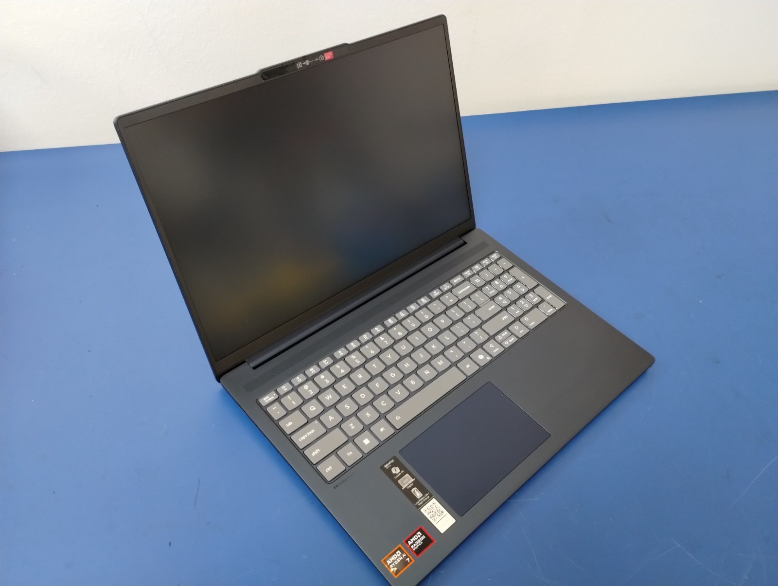 LENOVO IdeaPad Slim 5 16AKP10, AMD Ryzen AI 7 350, 2.00 GHz 16 GB RAM, 1 TB NVMe