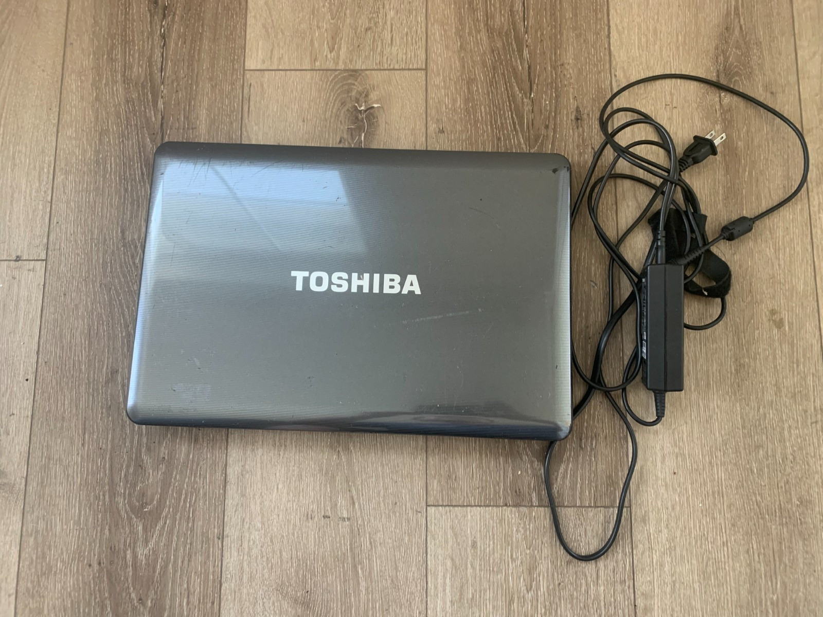 Toshiba Satellite L505D-S5965 AMD Athlon x2 Dual-Core QL-65 2.1GHz 3GB 250GB HDD