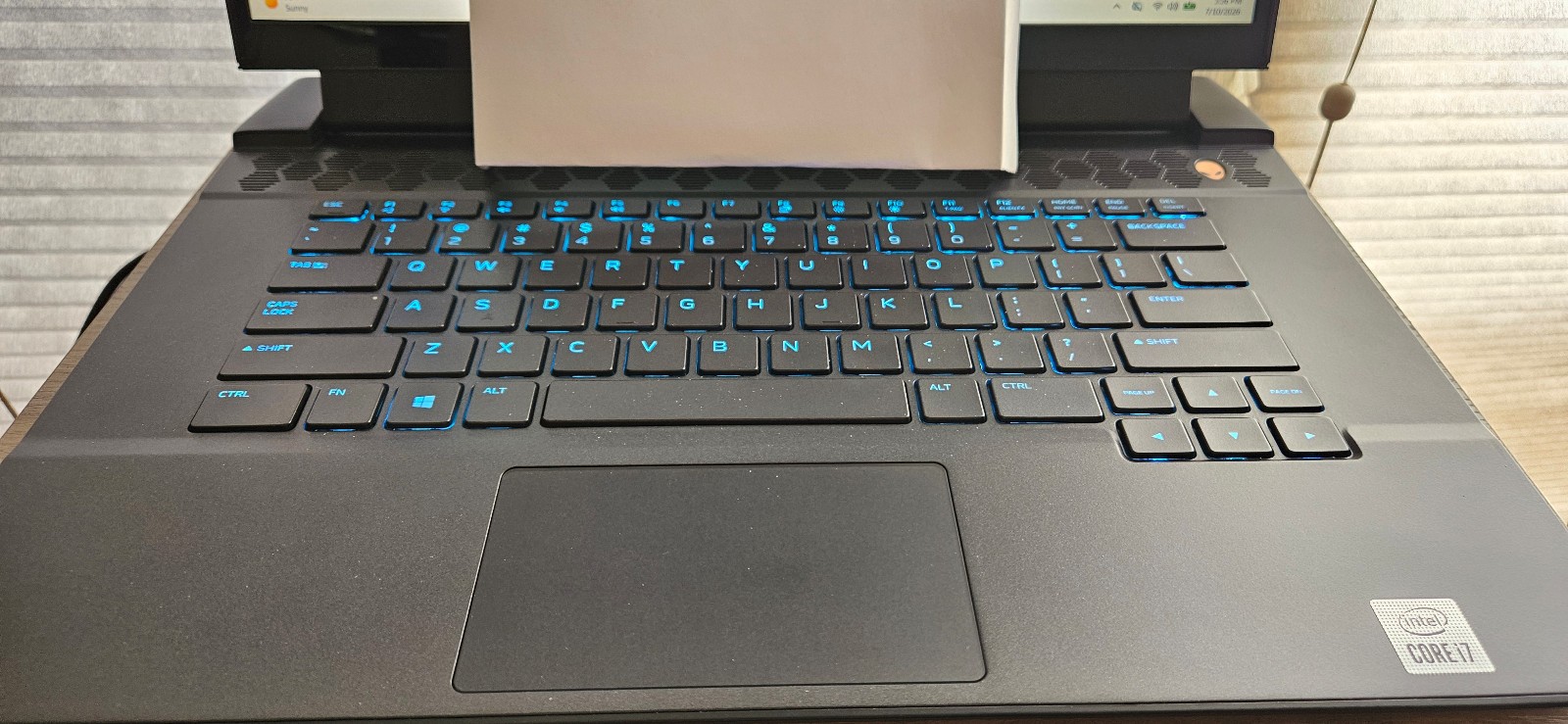 Alienware m15 R4 15.6″ 300Hz FHD – i7-10870H – 16GB RAM – RTX 3070 – 1TB SSD