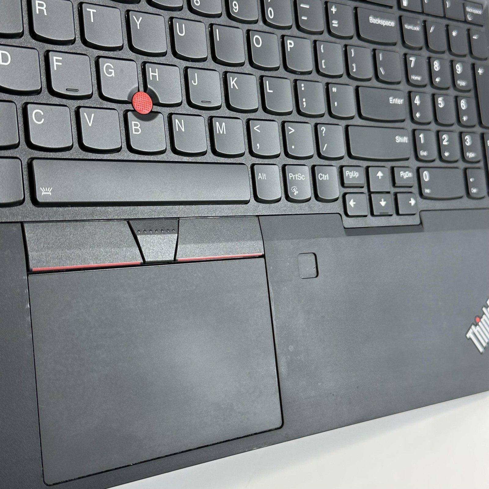 Lenovo ThinkPad P15s Gen 2 FHD i7-1165G7 32GB 512GB SSD Quadro T500 WHITE SPOTS