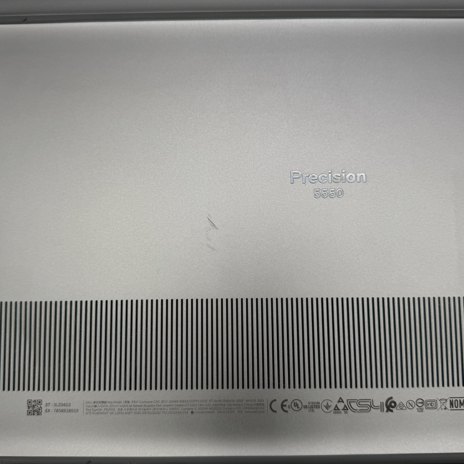 Dell Precision 5550 15 TOUCH i7-10875H 2.30 GHz 32GB 1TB Quadro T2000 Max-Q Good